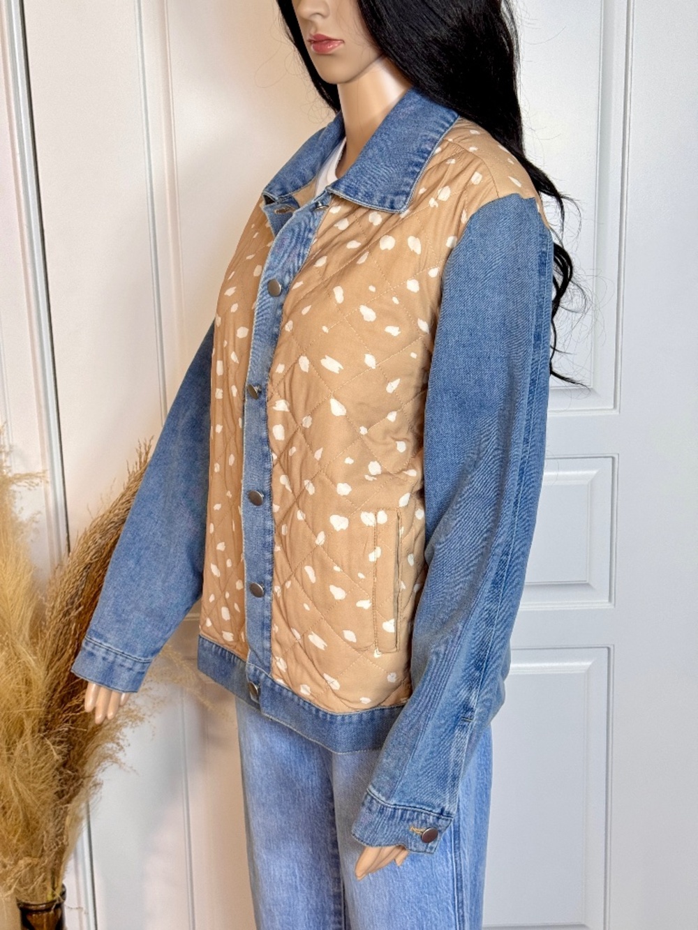 LONG SLEEVE DENIM JACKET WITH QUILT CONTRAST DETAILING SIZE SMALL - NWOT - Picture 9 of 16